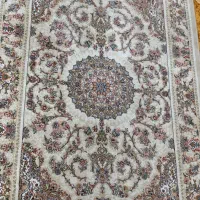 سه عدد فرش به متراژ ۹ متری  و ۱/۵ و پادری