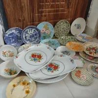 ظروف چینی گل قرمز خیلی قدیمی و ملامین خیلی قدیمی