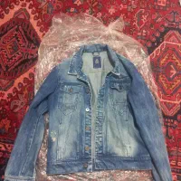 کت لی و پیراهن