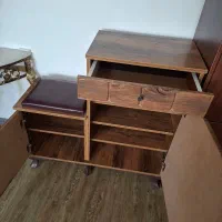 جاکفشی نشیمن دار و تخت نوزاد و میزتلوزیون