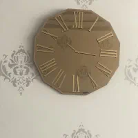 اینه و کنسول با ساعت سالم