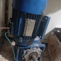 2 عدد دینام 3 فاز همراه با گیربکس کامل و سالم