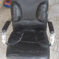 صندلی گردان جنس چرم