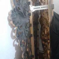 کتیبه تاج دار طلایی