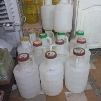 دبه خیارشور و زیتون در فلکه ای|ظروف نگهدارنده، پلاستیکی، یکبارمصرف|اقبالیه, |دیوار