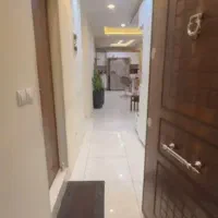 فروش سه خواب شیک نزدیک خیابان اصلی