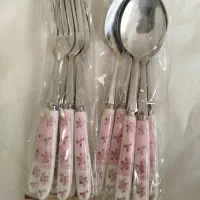 قاشق و چنگال گلدار و شیرینی خوری دو طبقه