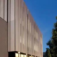 ۲۷۰ متر مترو میرداماد