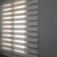پرده زبرا در حد نو سفید