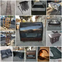 میز و بخاری و مبل و قفسه