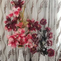 دوعدد گل مصنوعی زیبا و سالم