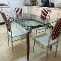 میزغذاخوری به همراه چهارصندلی