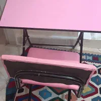 میز تحریر و صندلی دخترانه تمیز در حد