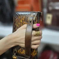 کیف پول دستی مردانه چرم اصل طبیعی فقط۲/۶۵۰/۰۰۰
