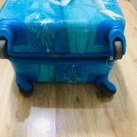 چمدان و کفش