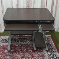 میز کامپیوتر  کاملا سالم