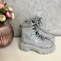 بوت، کتونی و صندل|کیف، کفش، کمربند|ساری, |دیوار