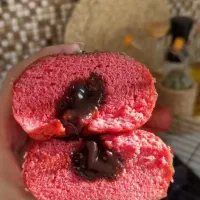 پیراشکی و دونات با رنگ طبیعی