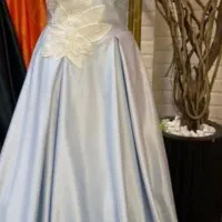 لباس مجلسی فقط یکبار استفاده شده