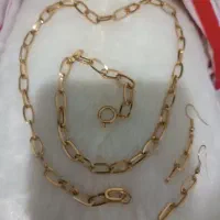 گردنبند و گوشواره رنگ ثابت