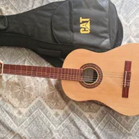 فروش گیتار نو نو با تمام وسایل هاش زیر قیمت بازار|گیتار، بیس، امپلیفایر|صدرا-فارس, فاز ۱|دیوار