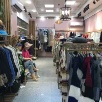 فروشنده خانم پاره وقت برای بوتیک لباس دخترانه