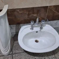 روشویی چینی همراه با شیر سرد و گرم