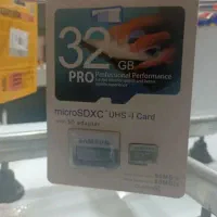 یک عدد مموری 32 سلیکون پاور