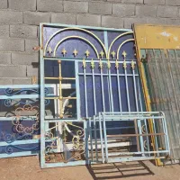 پنجره جاکولری دار و درب بدون پوسیدگی با شیشه