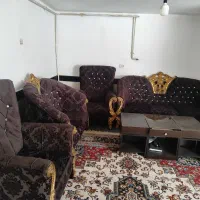فروش یکدست مبل راحتی هفت نفره ویک جفت فرش