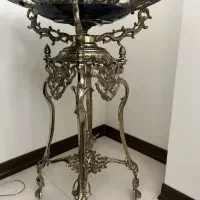 ظرف میوه کنار سالنی ،تلفن،میز تلفن برنجی