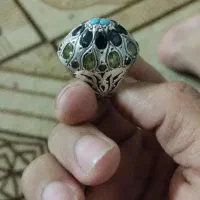 انگشتر کلکسیونی با سنگ‌های قیمتی