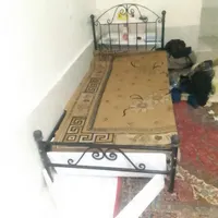 یک عددسینک تک لگنه جنس خوب بایک تخت خواب تک نفره|تخت و سرویس خواب|رشت, انصاری|دیوار