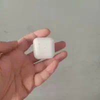 هدفون فقط یکی‌ از گوشی ها نیاز به تعمیر جزئی داره.