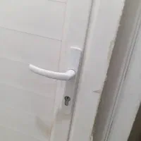 دوعدد درب و یک عدد پنجره پی وی سی|حراج|مشهد, کارمندان دوم|دیوار