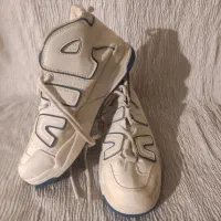 کفش اسپرتی نو. ولی من به اسم استوک  میفروشم