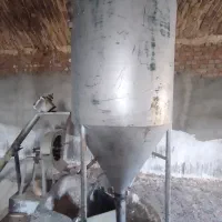 میکسر و آسیاب و بالابر خوراک دام و طیور