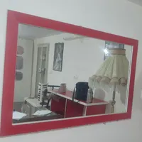 آینه و کنسول ،  و صندل کار سالم  و تمیز