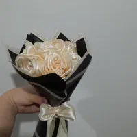 مینی دسته گل هفت شاخه روبانی آماده تحویل