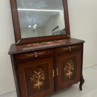 کنسول و ویترین کاملا سالم