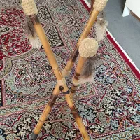 تعدادی چوب بامبو سوخته وعسلی و پایه|صنایع دستی و سایر لوازم تزئینی|تهران, تسلیحات|دیوار