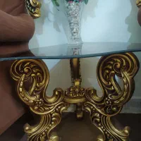جلو مبلی زیبا طلایی