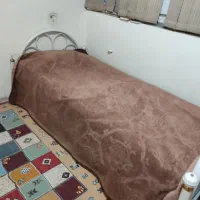 تعداد دو عددتخت یک نفره فلزی|تخت و سرویس خواب|شیراز, دلجو|دیوار