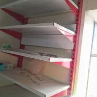 فروش قفسه های فروشگاهی ومشبک و میز ویترین و صندلی