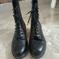 نیم بوت زنانه نو نو هستش اصلا استفاده نشده|کیف، کفش، کمربند|کاشمر, |دیوار