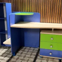 ست میز تحریر و کتابخانه کودک و نوجوان در حد نو