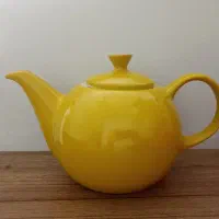 قوری چینی زرد مقصود
