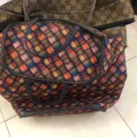 دو عدد کیف|کیف، کفش، کمربند|فولادشهر, مسکن مهر فولادشهر|دیوار