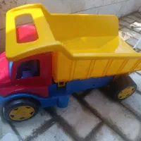 کامیون اسباب بازی