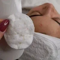 فشیال وپاکسازی تخصصی پوست